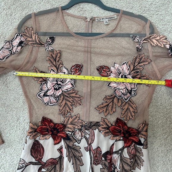 Silk Maxi Dress with Mesh Floral Appliqué Bodice - Picture 5 of 8